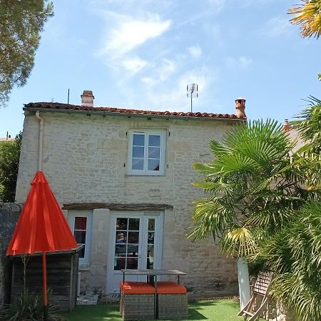 Le Petit Bois Apartment Ниор Екстериор снимка