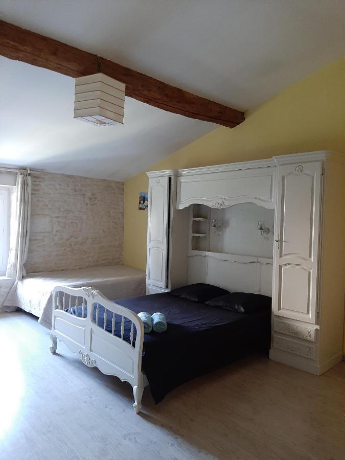 Le Petit Bois Apartment Ниор Екстериор снимка