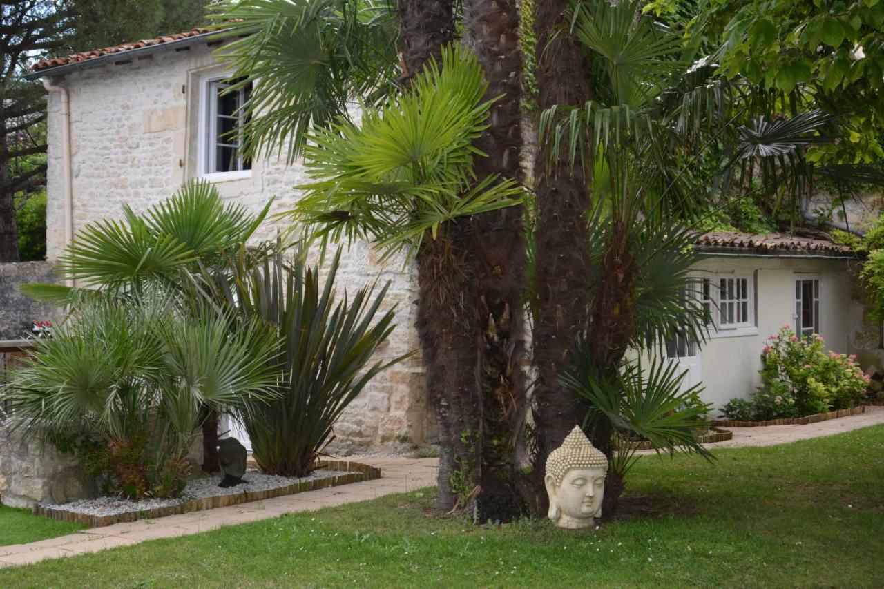 Le Petit Bois Apartment Ниор Екстериор снимка